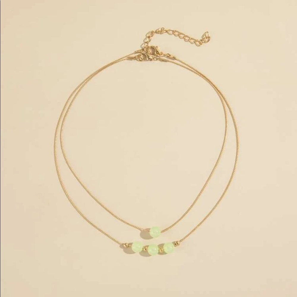 Eye-catching Glowing Gold chain layered necklace - Picture 3 of 5